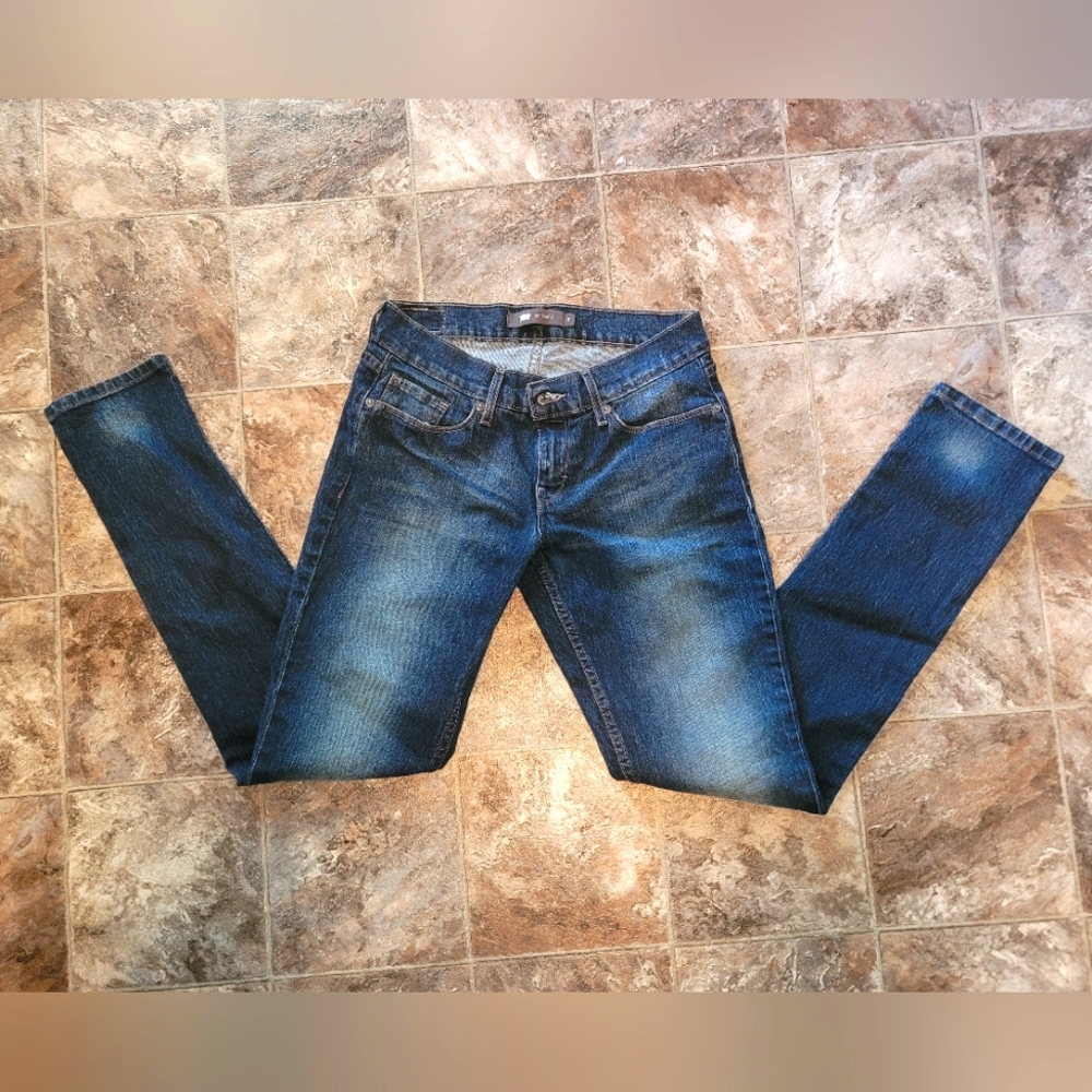 Levi's Dark Wash Skinny Jeans size 5